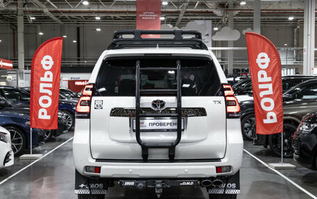 Toyota Land Cruiser Prado 150 рестайлинг 2, 2021 год, 6 400 000 рублей, 8 фотография