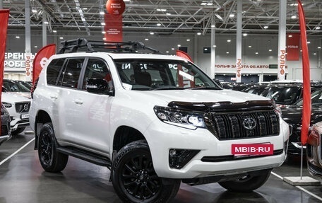 Toyota Land Cruiser Prado 150 рестайлинг 2, 2021 год, 6 400 000 рублей, 5 фотография