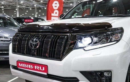 Toyota Land Cruiser Prado 150 рестайлинг 2, 2021 год, 6 400 000 рублей, 3 фотография