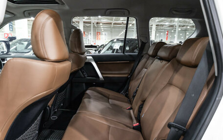 Toyota Land Cruiser Prado 150 рестайлинг 2, 2021 год, 6 400 000 рублей, 11 фотография
