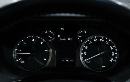 Toyota Land Cruiser Prado 150 рестайлинг 2, 2021 год, 6 400 000 рублей, 18 фотография