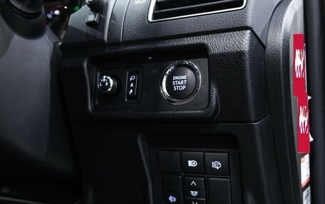 Toyota Land Cruiser Prado 150 рестайлинг 2, 2021 год, 6 400 000 рублей, 26 фотография