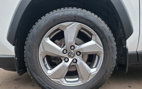 Toyota RAV4, 2020 год, 3 130 000 рублей, 9 фотография