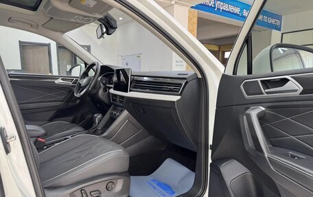 Volkswagen Tiguan II, 2022 год, 2 500 000 рублей, 7 фотография