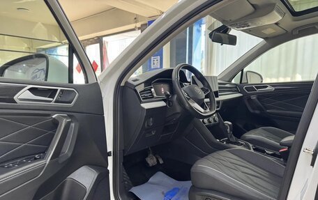 Volkswagen Tiguan II, 2022 год, 2 500 000 рублей, 6 фотография