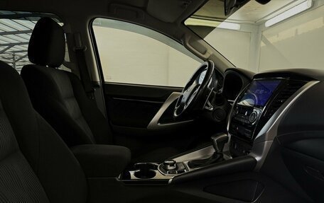 Mitsubishi Pajero Sport III рестайлинг, 2019 год, 3 565 000 рублей, 12 фотография