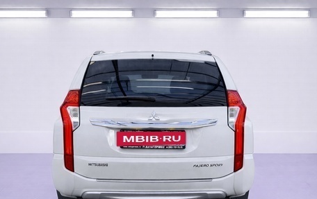 Mitsubishi Pajero Sport III рестайлинг, 2019 год, 3 565 000 рублей, 3 фотография