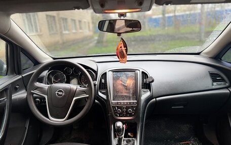Opel Astra J, 2011 год, 560 000 рублей, 1 фотография
