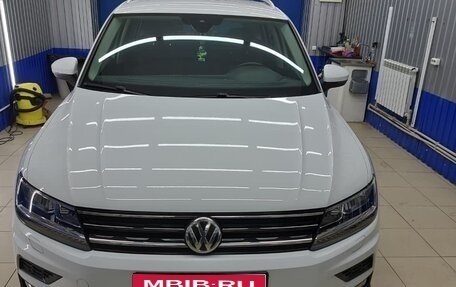 Volkswagen Tiguan II, 2019 год, 2 390 000 рублей, 1 фотография