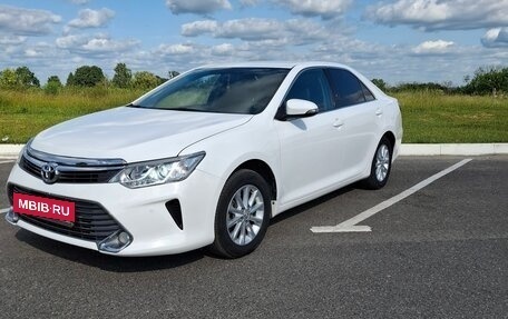 Toyota Camry, 2015 год, 1 900 000 рублей, 2 фотография