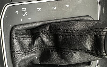 Volkswagen Tiguan II, 2019 год, 2 390 000 рублей, 11 фотография