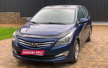 Hyundai Solaris II рестайлинг, 2015 год, 750 000 рублей, 2 фотография
