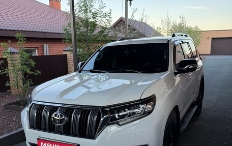 Toyota Land Cruiser Prado 150 рестайлинг 2, 2019 год, 4 900 000 рублей, 1 фотография