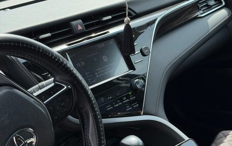 Toyota Camry, 2018 год, 2 500 000 рублей, 16 фотография