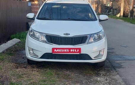 KIA Rio III рестайлинг, 2014 год, 725 000 рублей, 2 фотография