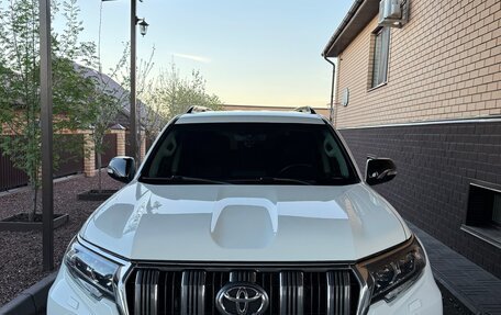 Toyota Land Cruiser Prado 150 рестайлинг 2, 2019 год, 4 900 000 рублей, 2 фотография