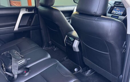 Toyota Land Cruiser Prado 150 рестайлинг 2, 2019 год, 4 900 000 рублей, 15 фотография