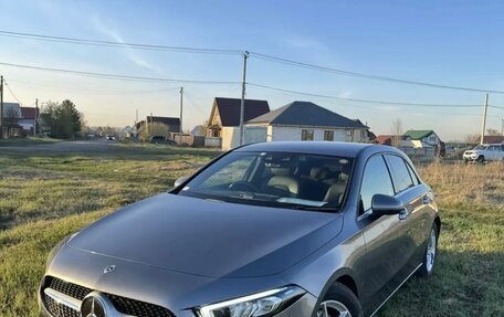 Mercedes-Benz A-Класс, 2018 год, 1 760 000 рублей, 3 фотография
