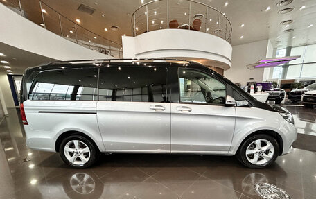 Mercedes-Benz V-Класс, 2018 год, 4 759 000 рублей, 8 фотография