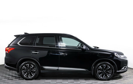 Mitsubishi Outlander III рестайлинг 3, 2022 год, 2 385 000 рублей, 4 фотография