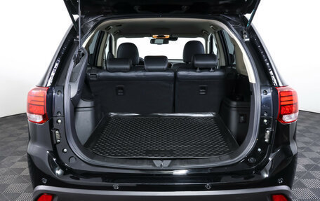 Mitsubishi Outlander III рестайлинг 3, 2022 год, 2 385 000 рублей, 9 фотография
