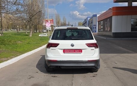 Volkswagen Tiguan II, 2018 год, 2 049 999 рублей, 3 фотография