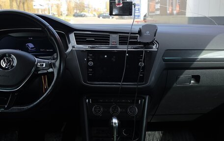 Volkswagen Tiguan II, 2018 год, 2 049 999 рублей, 8 фотография