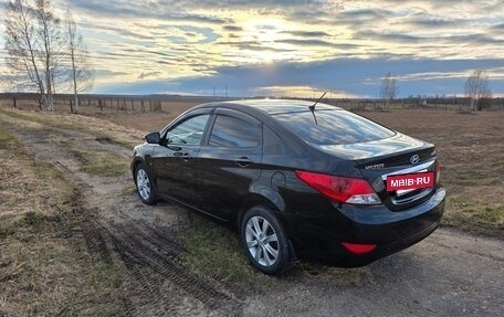 Hyundai Solaris II рестайлинг, 2013 год, 800 000 рублей, 2 фотография