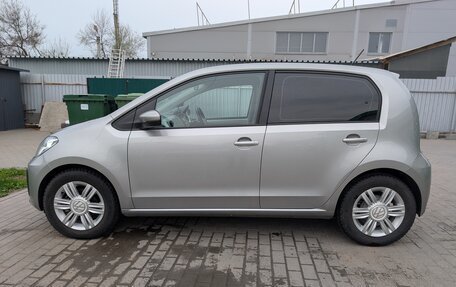 Volkswagen up! I рестайлинг, 2018 год, 950 000 рублей, 7 фотография