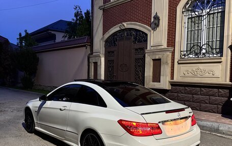 Mercedes-Benz E-Класс, 2011 год, 1 380 000 рублей, 2 фотография
