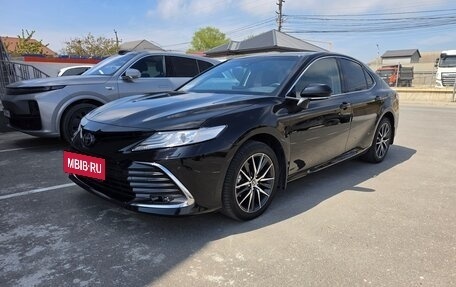 Toyota Camry, 2021 год, 3 550 000 рублей, 2 фотография