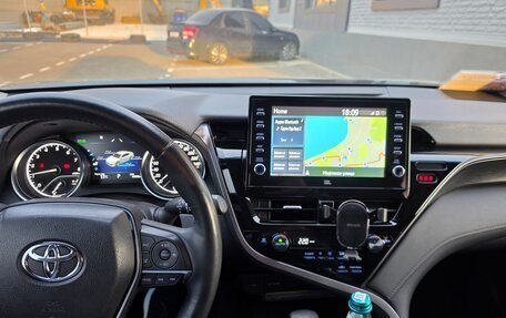 Toyota Camry, 2021 год, 3 550 000 рублей, 10 фотография