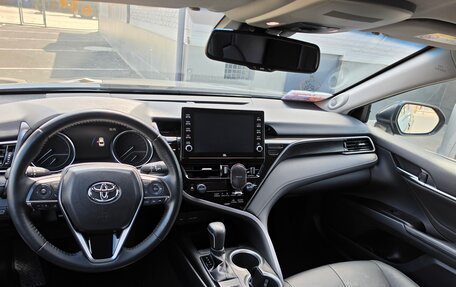 Toyota Camry, 2021 год, 3 550 000 рублей, 9 фотография