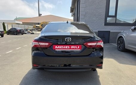 Toyota Camry, 2021 год, 3 550 000 рублей, 5 фотография