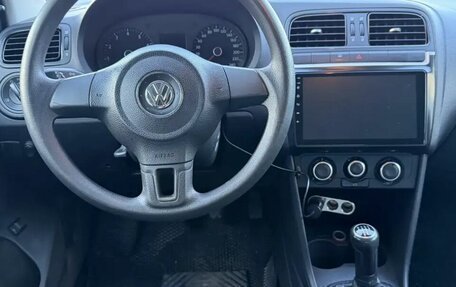 Volkswagen Polo VI (EU Market), 2011 год, 584 000 рублей, 11 фотография