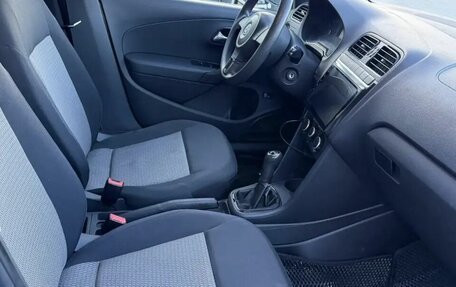 Volkswagen Polo VI (EU Market), 2011 год, 584 000 рублей, 13 фотография