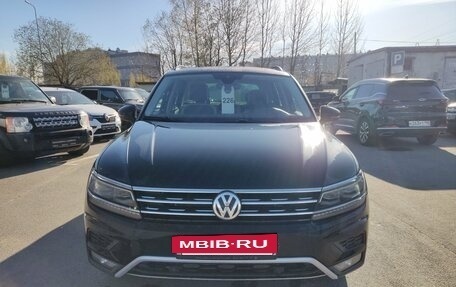 Volkswagen Tiguan II, 2019 год, 2 499 000 рублей, 2 фотография