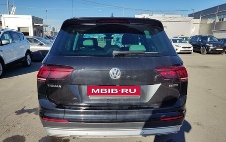 Volkswagen Tiguan II, 2019 год, 2 499 000 рублей, 6 фотография
