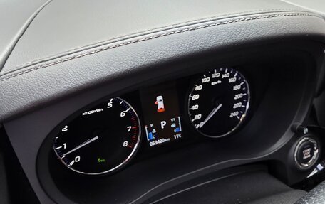 Mitsubishi Outlander III рестайлинг 3, 2022 год, 3 450 000 рублей, 5 фотография