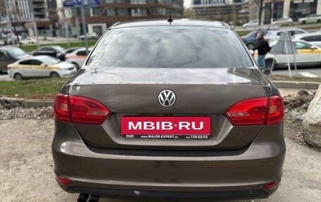 Volkswagen Jetta VI, 2011 год, 570 000 рублей, 2 фотография