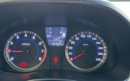 Hyundai Solaris II рестайлинг, 2015 год, 950 000 рублей, 14 фотография