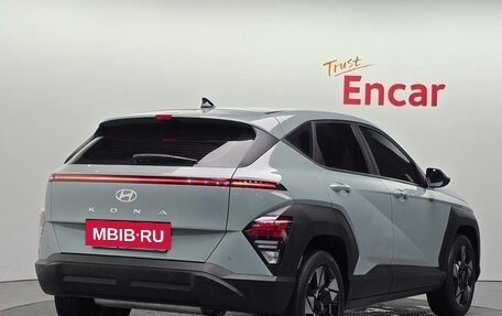 Hyundai Kona, 2023 год, 2 350 000 рублей, 3 фотография