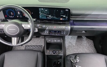 Hyundai Kona, 2023 год, 2 350 000 рублей, 8 фотография