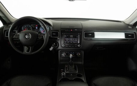 Volkswagen Touareg III, 2012 год, 1 988 000 рублей, 7 фотография