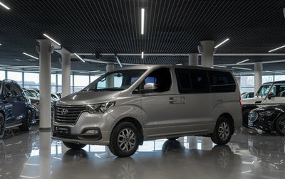 Hyundai Grand Starex Grand Starex I рестайлинг 2, 2018 год, 3 800 000 рублей, 1 фотография