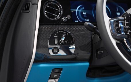 Rolls-Royce Cullinan, 2024 год, 57 000 000 рублей, 11 фотография