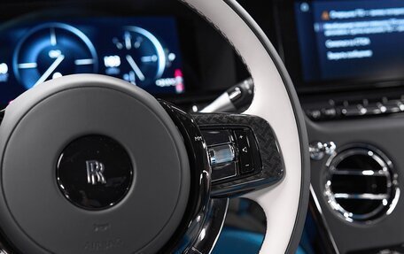 Rolls-Royce Cullinan, 2024 год, 57 000 000 рублей, 15 фотография
