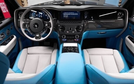 Rolls-Royce Cullinan, 2024 год, 57 000 000 рублей, 12 фотография