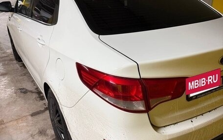 KIA Rio III рестайлинг, 2015 год, 910 000 рублей, 4 фотография