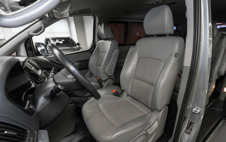 Hyundai Grand Starex Grand Starex I рестайлинг 2, 2018 год, 3 800 000 рублей, 9 фотография